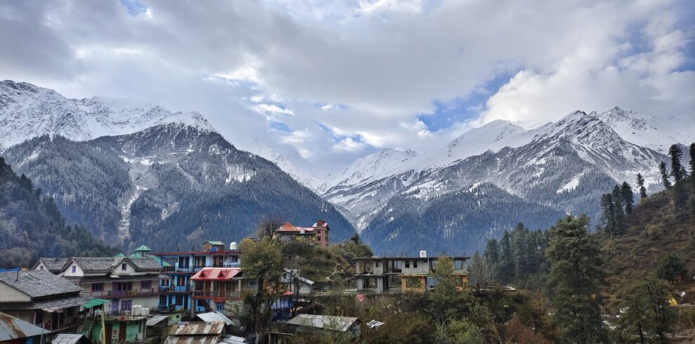 The_village_of_Tosh_in_Himachal_Pradesh,_India_(photo_by_Jim_Ankan_Deka)